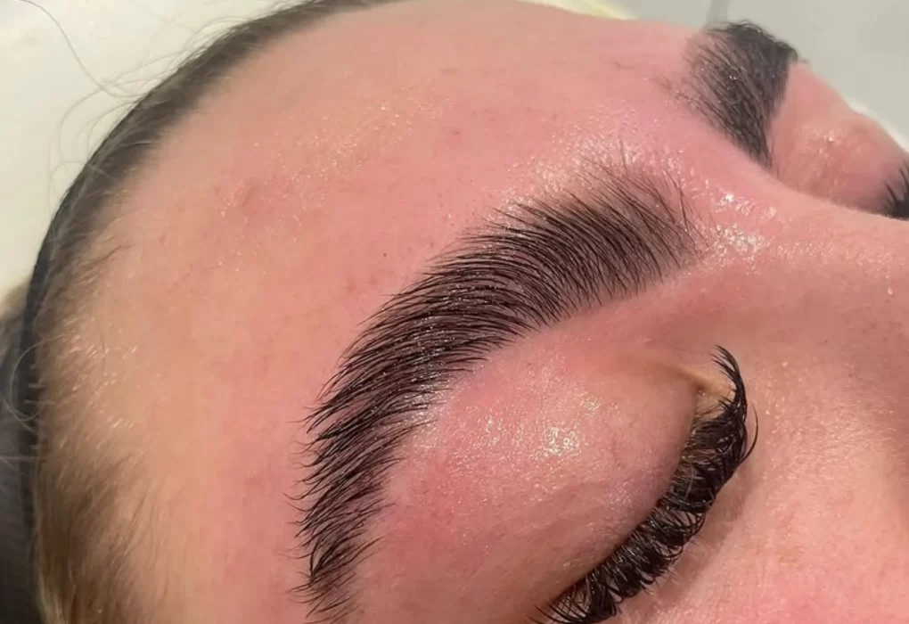 Qualifications to do Eyebrows