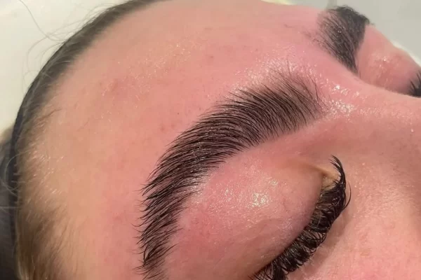 Qualifications to do Eyebrows