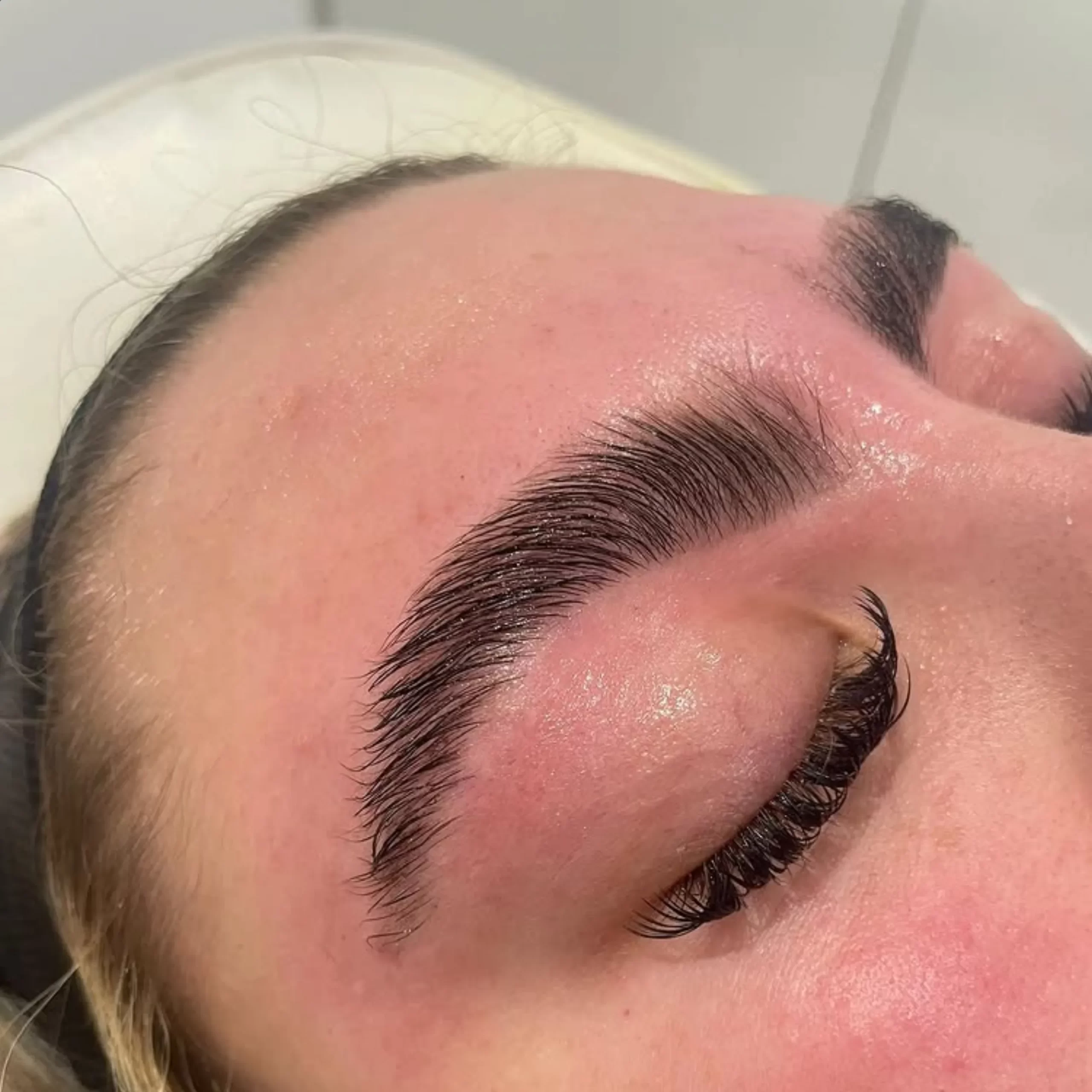 Qualifications to do Eyebrows